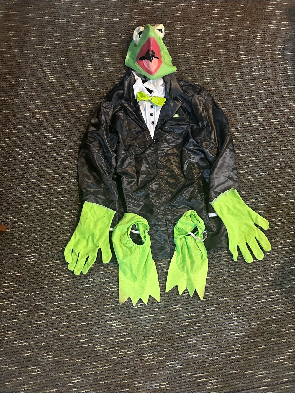 Men's Green Frog Tuxedo Halloween Costume with Mask and Gloves